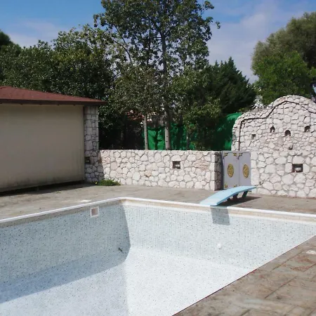 Anastassia Villa