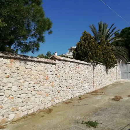 Anastassia Villa